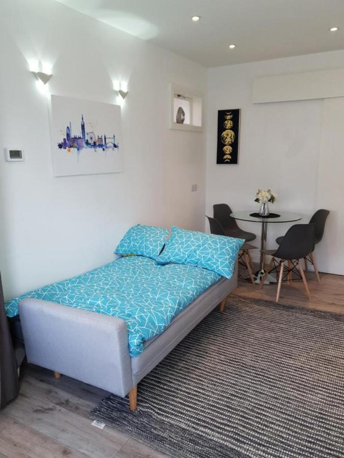 Star London Brent Street Cosy 1-Bed Hideaway Appartement Hendon Buitenkant foto